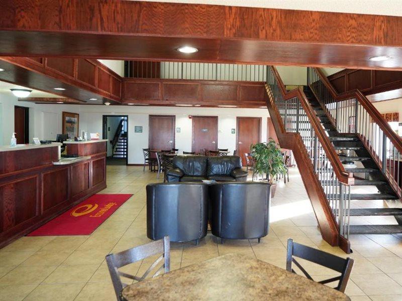 Econo Lodge Inn & Suites Киърни Екстериор снимка