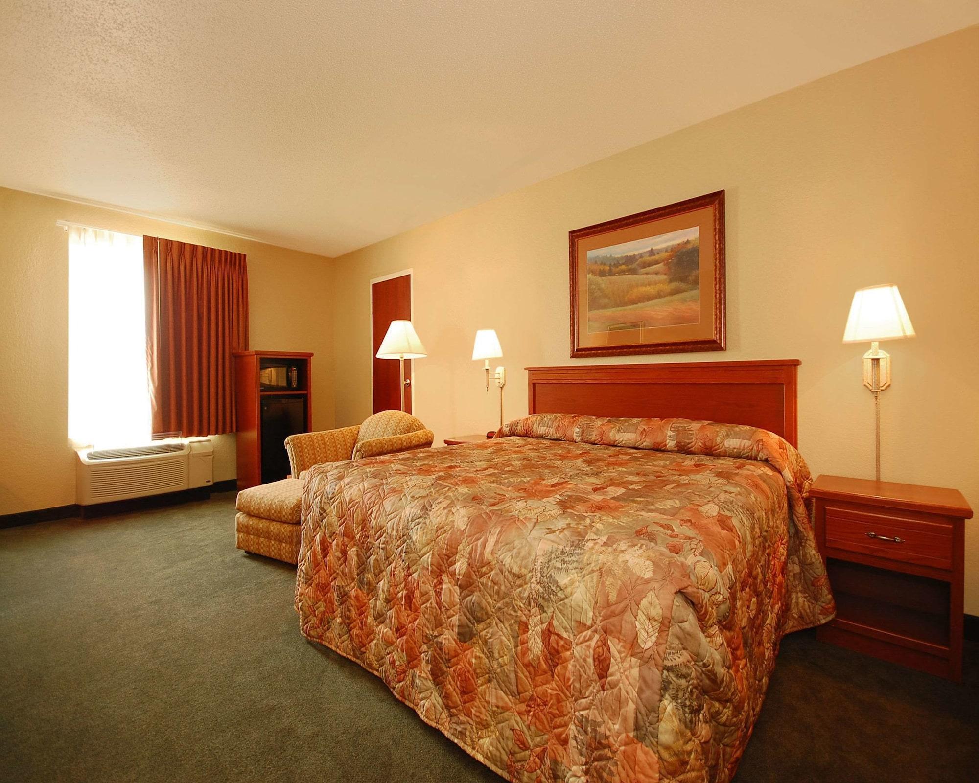 Econo Lodge Inn & Suites Киърни Екстериор снимка