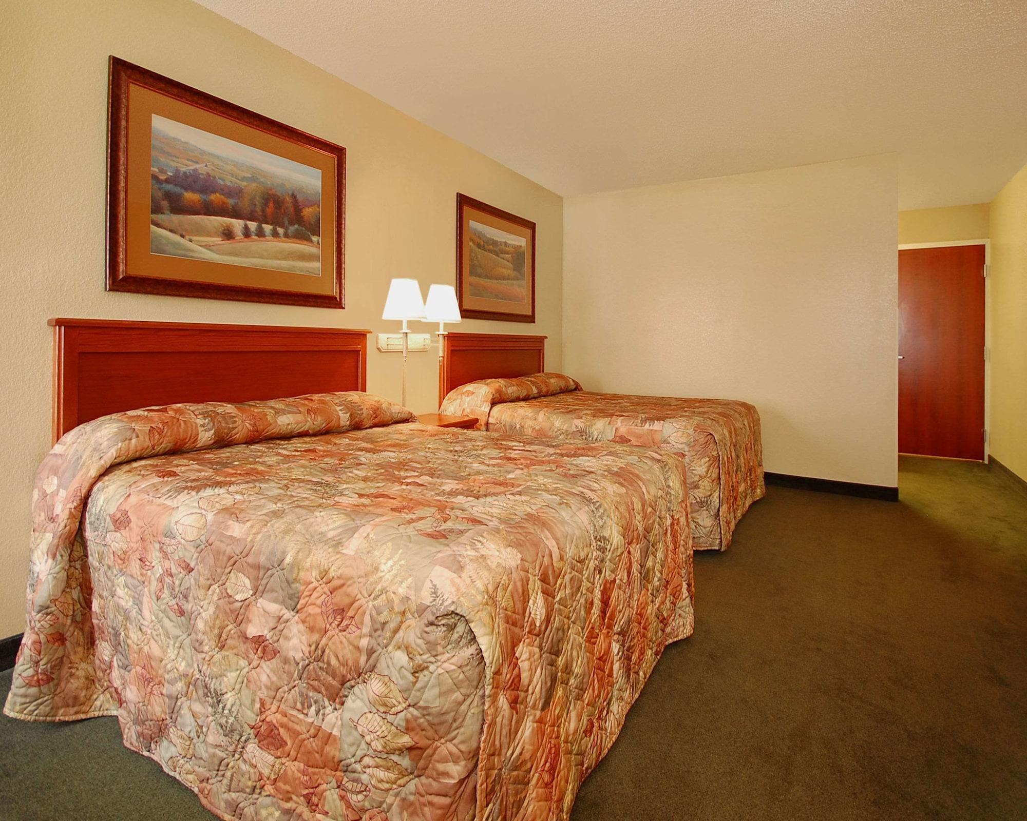 Econo Lodge Inn & Suites Киърни Екстериор снимка