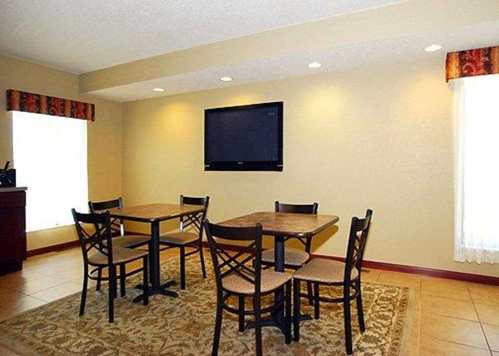 Econo Lodge Inn & Suites Киърни Ресторант снимка